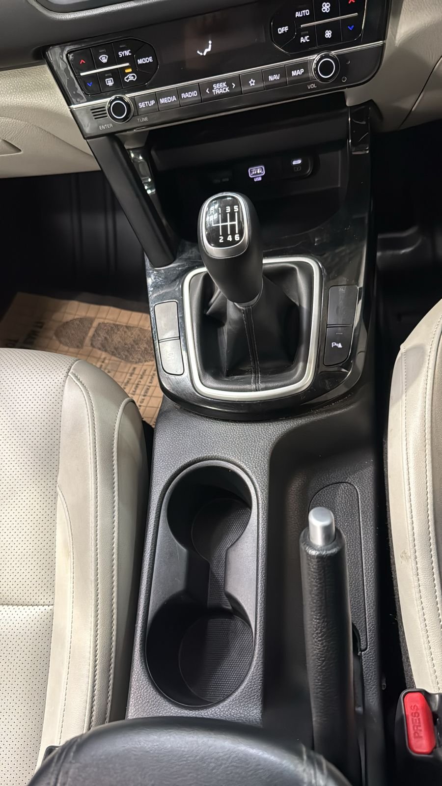 
								Seltos HTX 1.5 Petrol full									