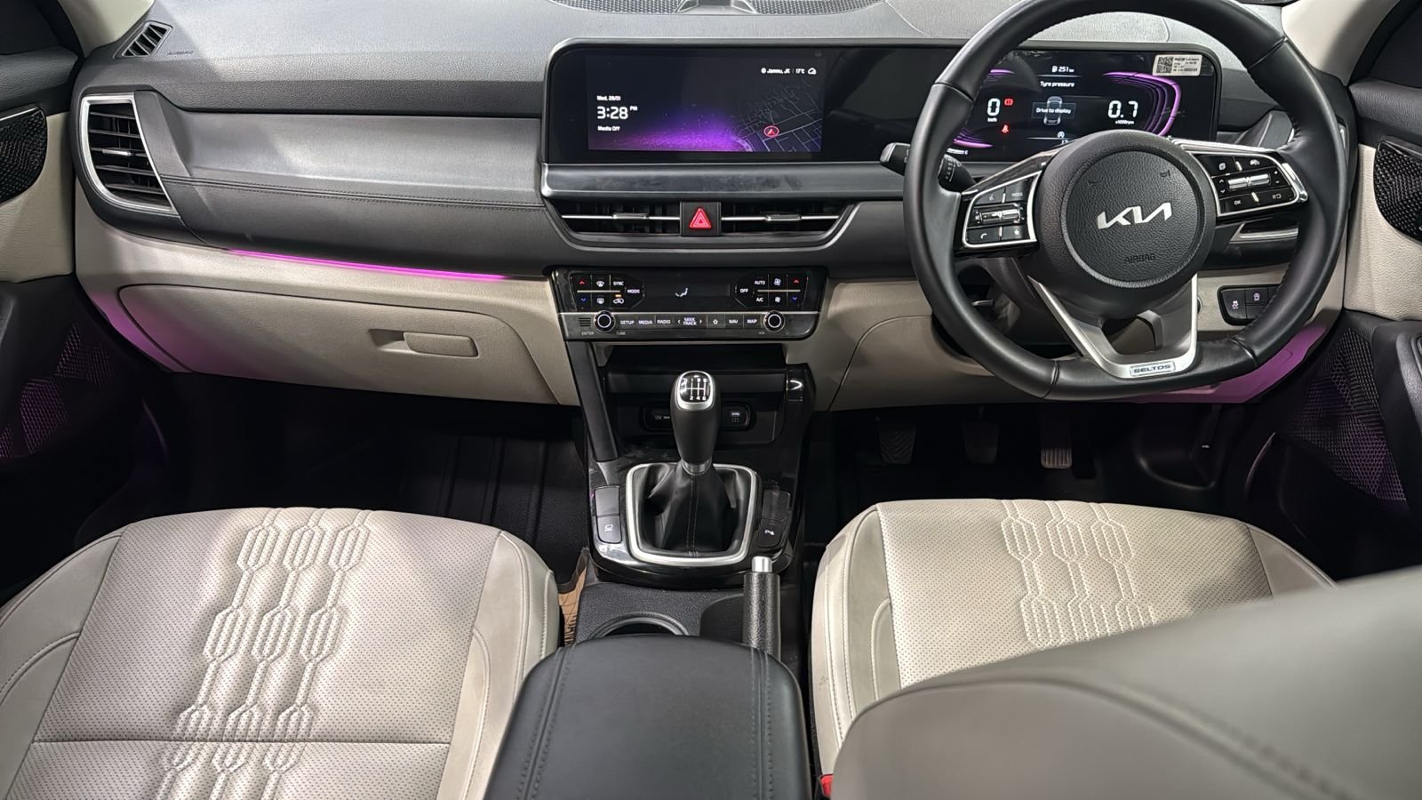 
								Seltos HTX 1.5 Petrol full									