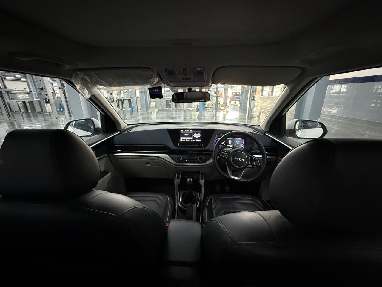 
								“Caren G1.5 6MT in Gravity White – Now at AM KIA Jammu!” full									