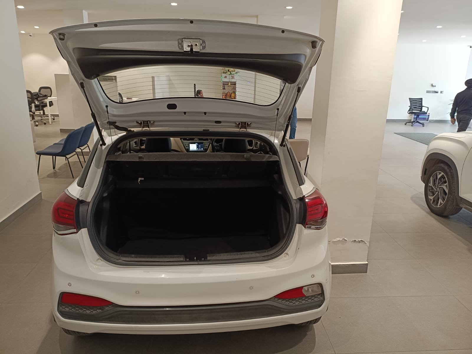 
								🚗 Hyundai i20 Sportz+ VTVT full									