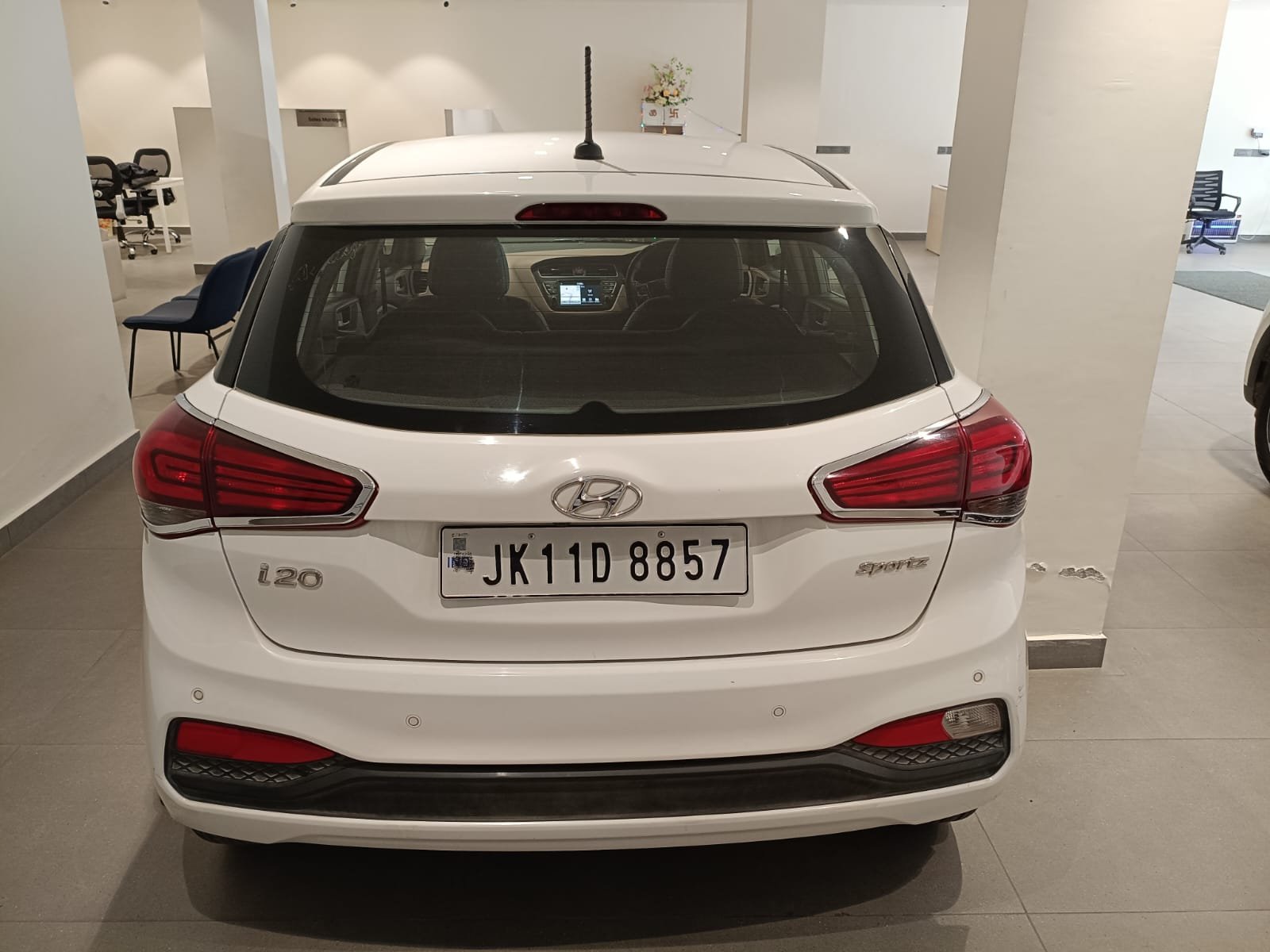 
								🚗 Hyundai i20 Sportz+ VTVT full									