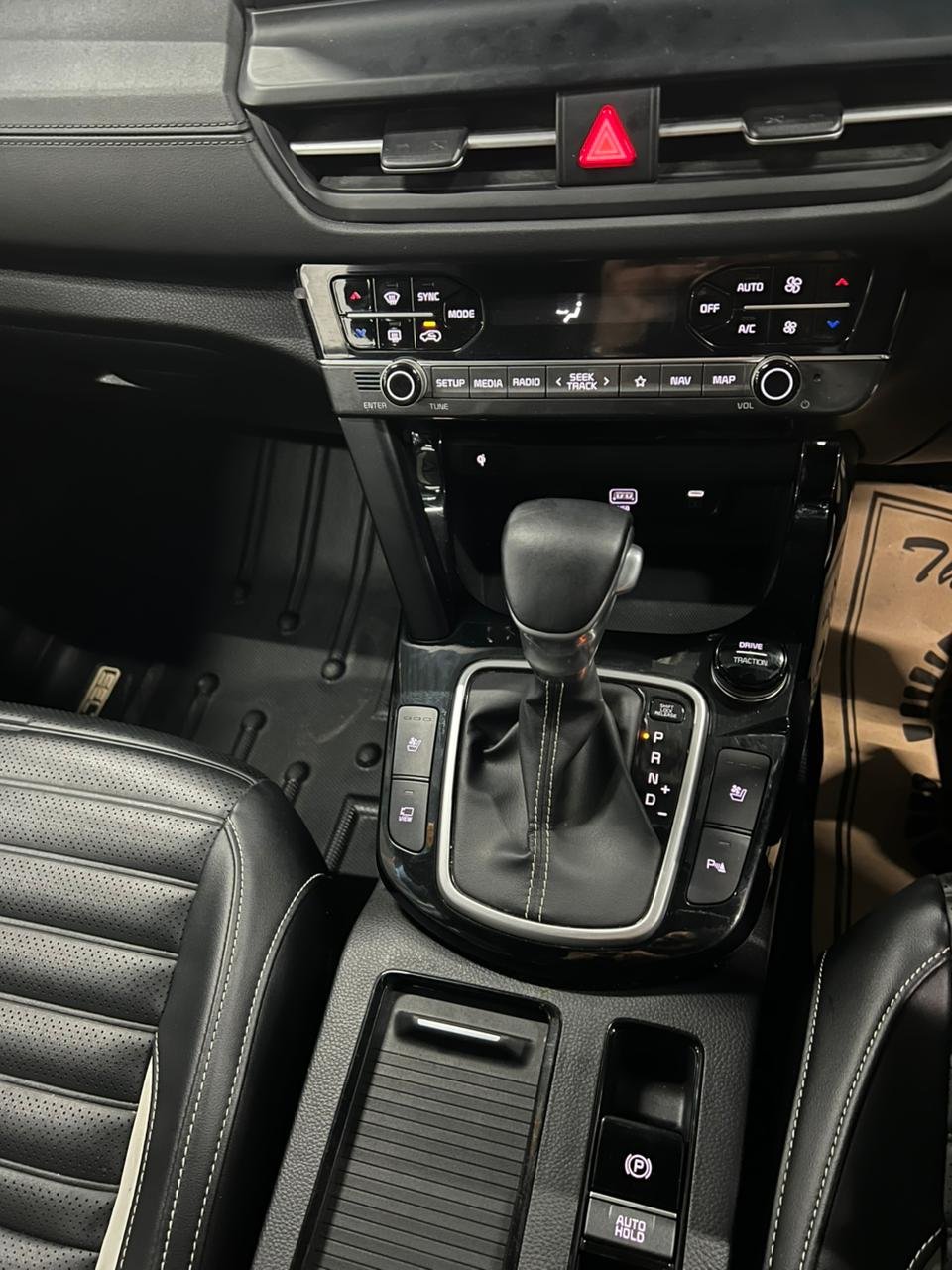 
								KIA SELTOS GTX PLUS AT 1.5 DIESEL full									