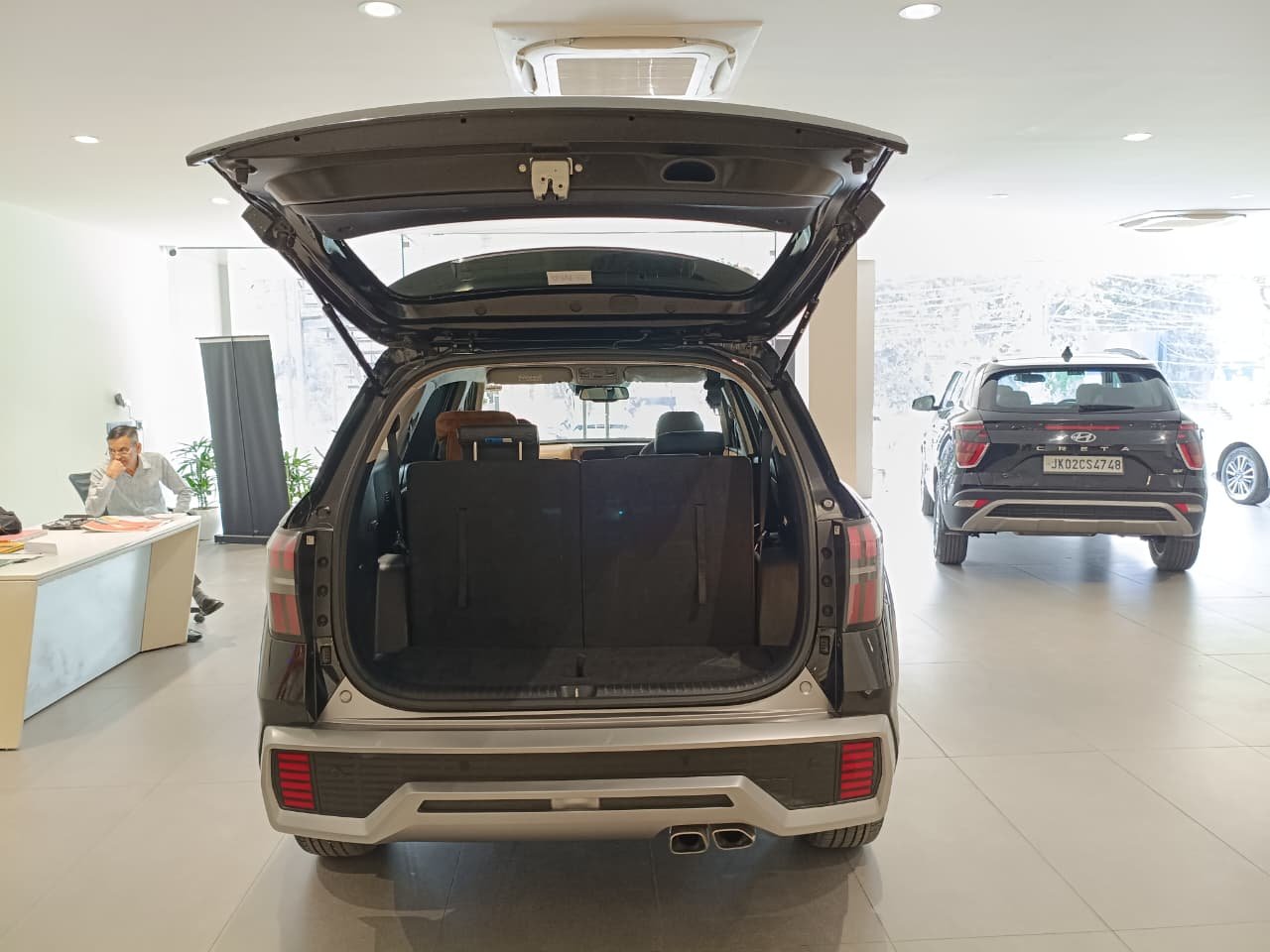 
								Hyundai Alcazar 1.5 AT Signature 7-Seater full									