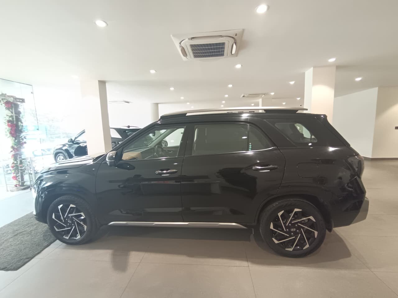 
								Hyundai Alcazar 1.5 AT Signature 7-Seater full									