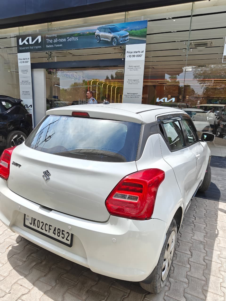 
								🚘✨ MARUTI SUZUKI SWIFT VXI full									