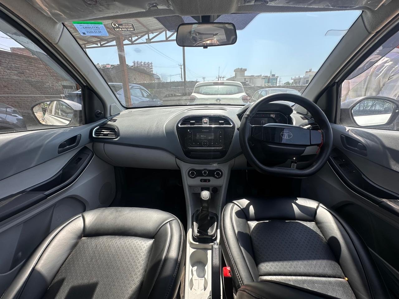 
								Tata Tiago XM 1.2 Revotron BS6 – White full									
