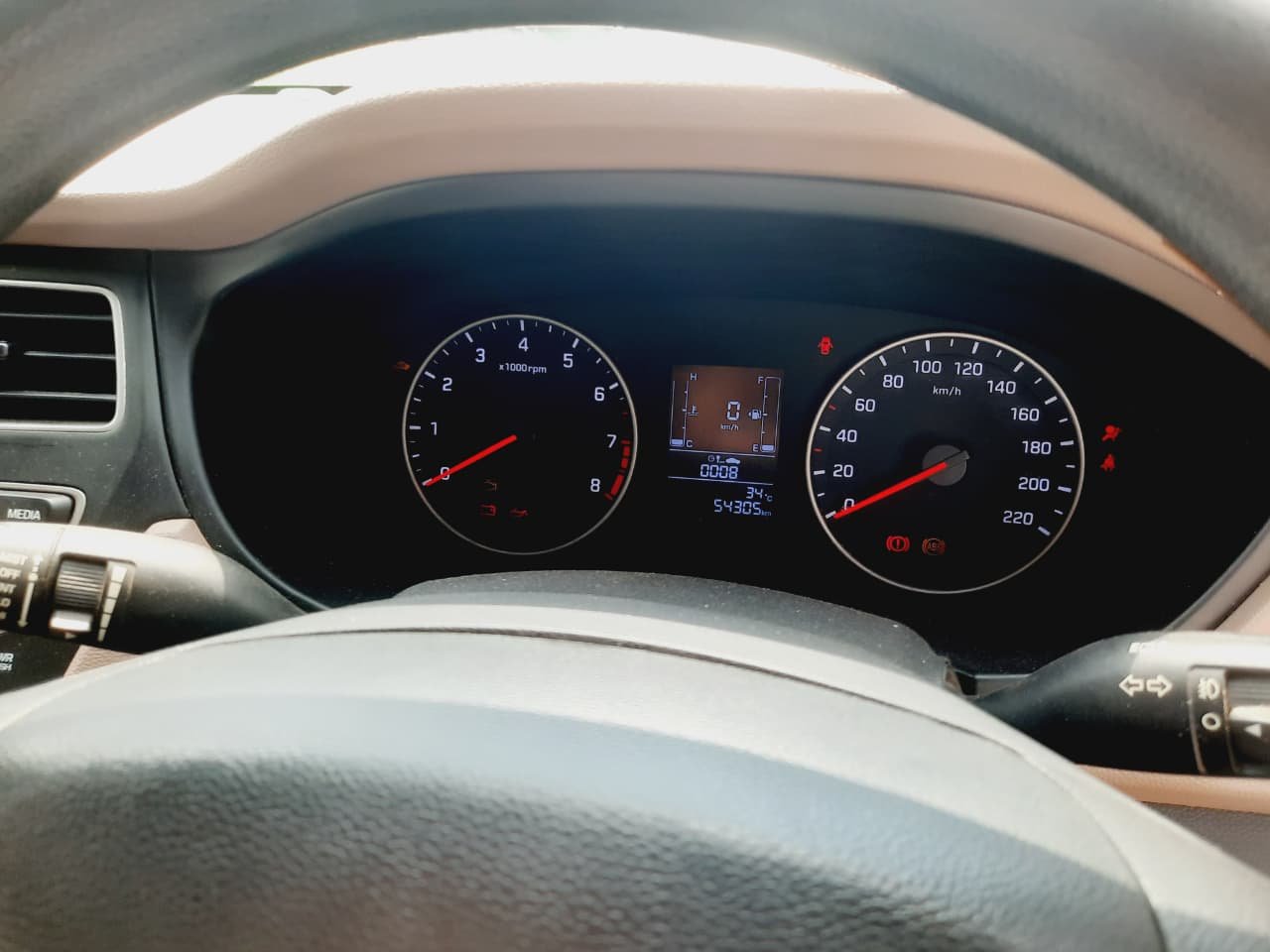 
								🚘 Hyundai i20 Sportz+ VTVT full									