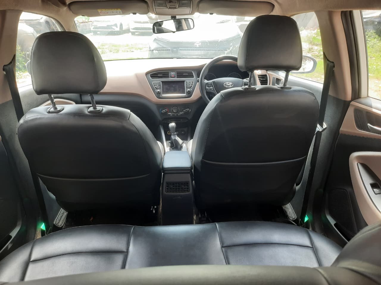
								🚘 Hyundai i20 Sportz+ VTVT full									
