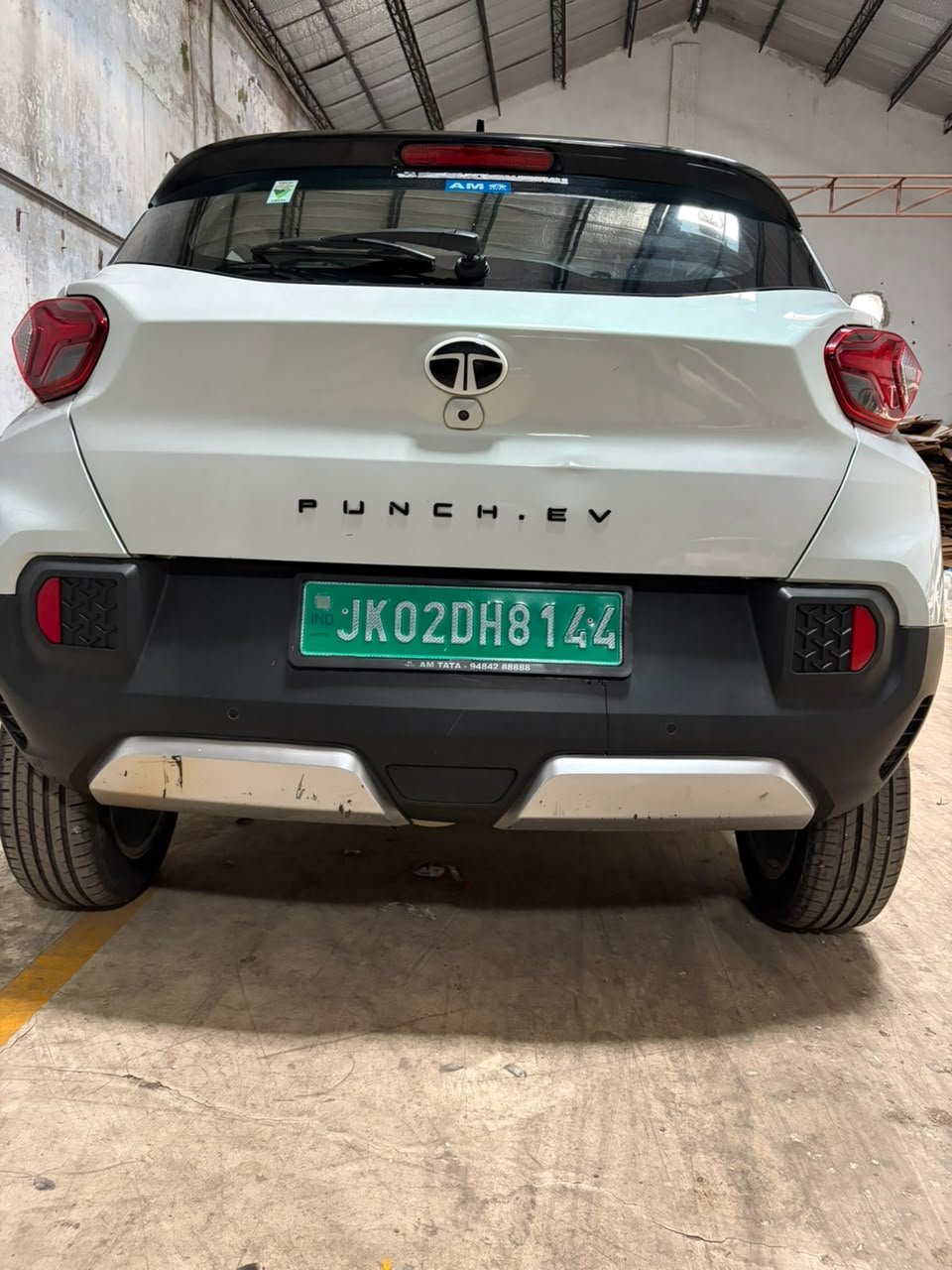 
								TATA PUNCH EV full									