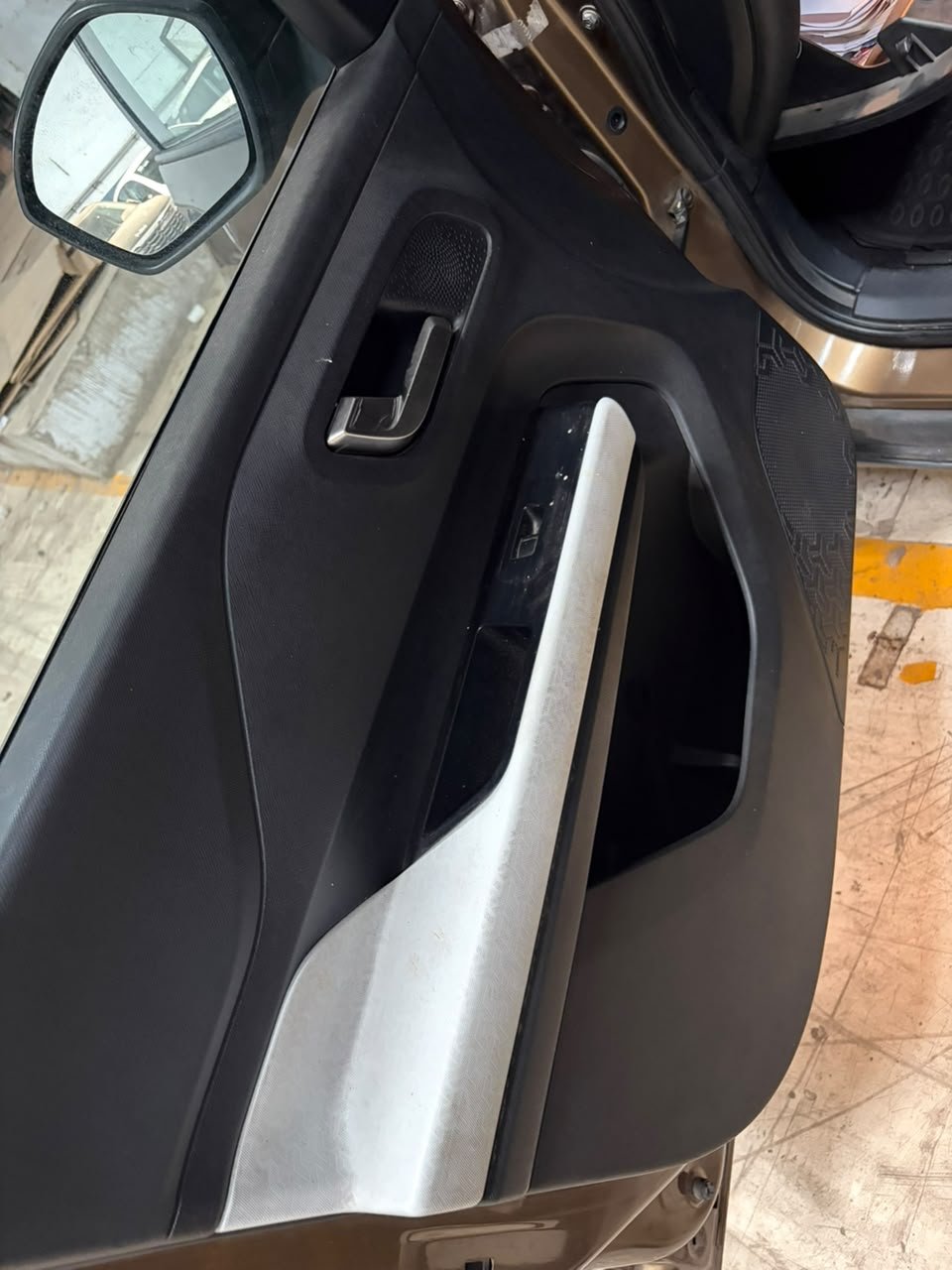 
								🚗 TATA PUNCH CREATIVE 1.2 PETROL MT full									