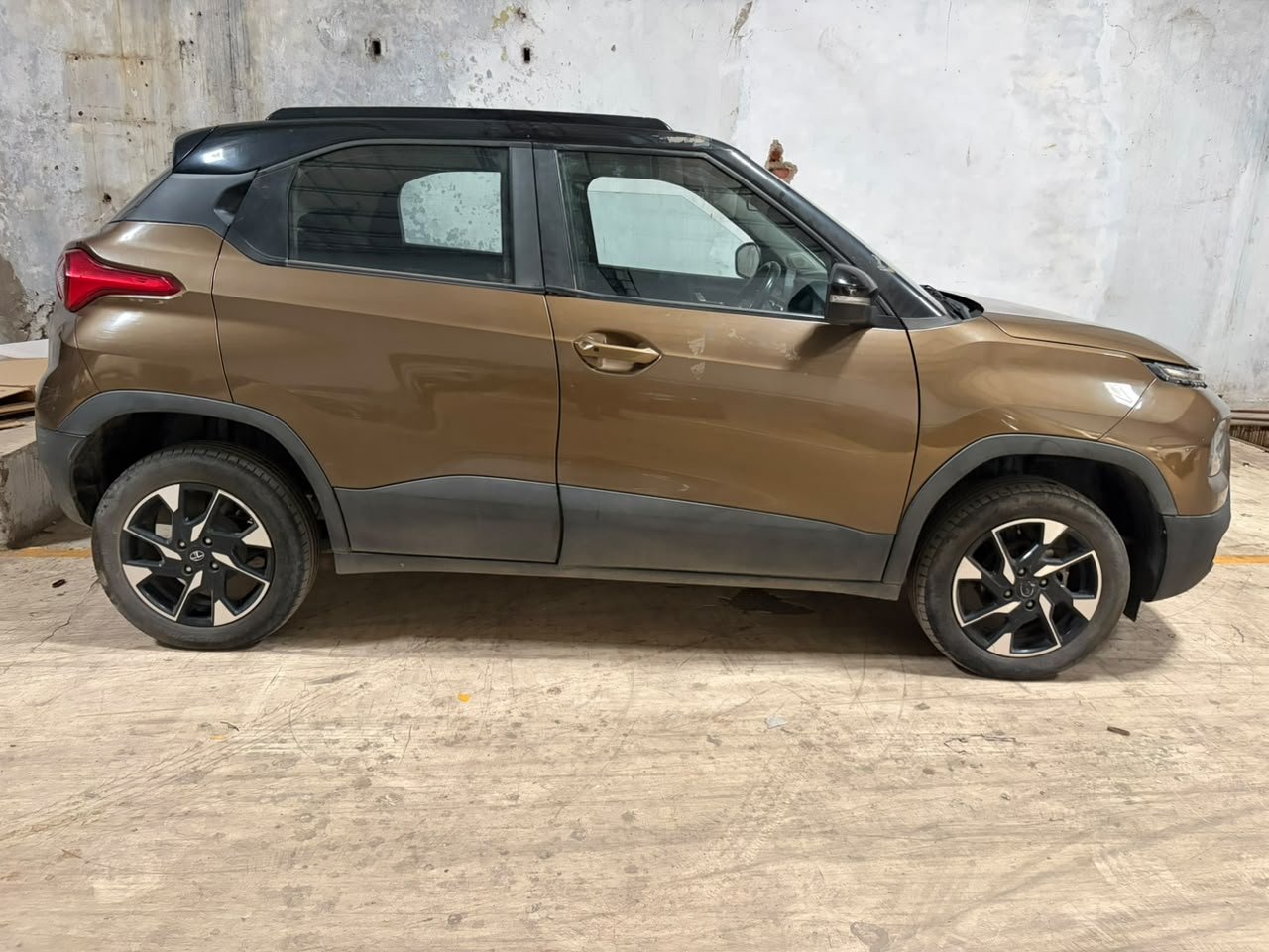 
								🚗 TATA PUNCH CREATIVE 1.2 PETROL MT full									