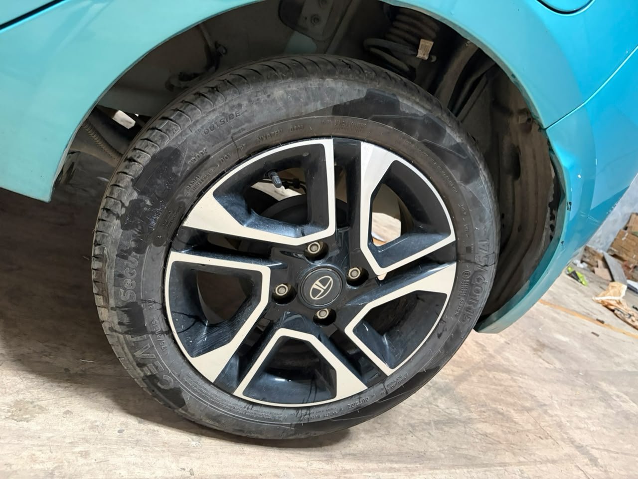
								🚗 TATA TIAGO XZ+ 1.2 REVOTRON PETROL full									