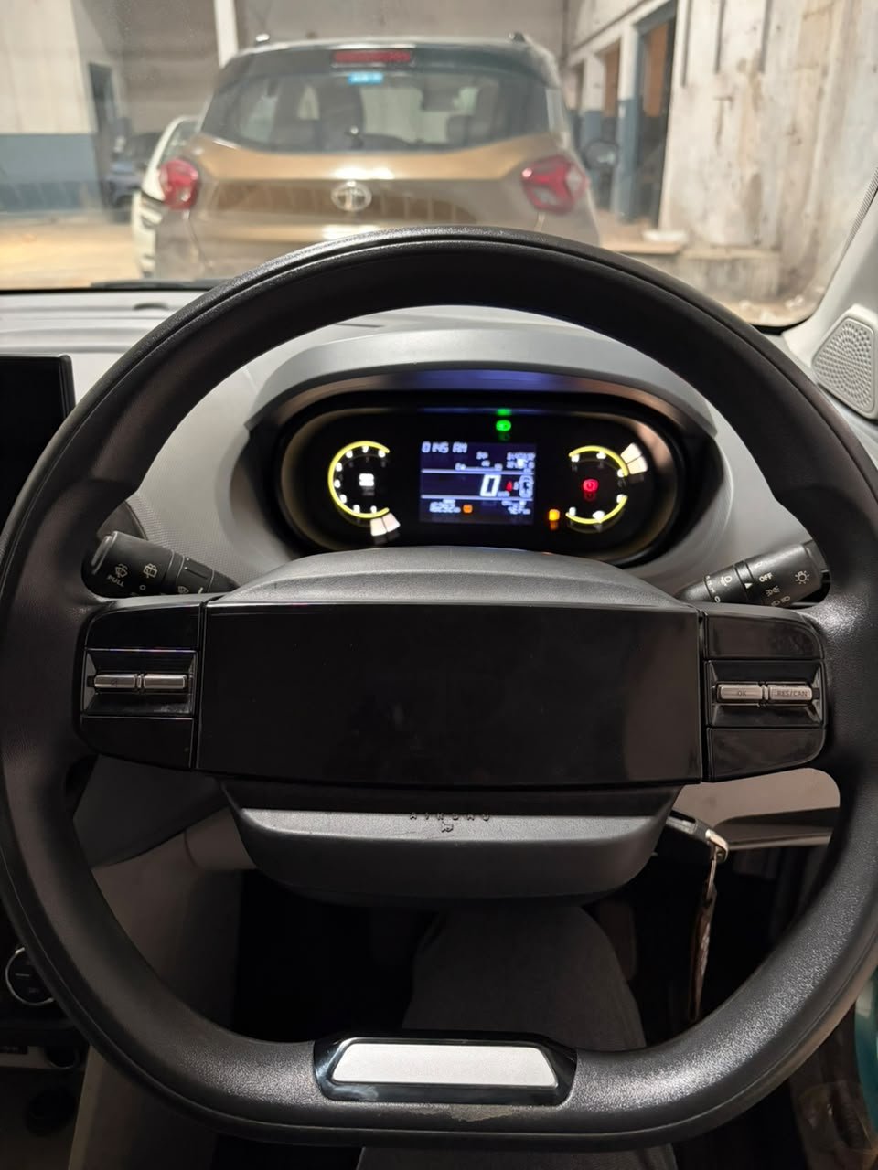 
								🚗 TATA TIAGO XZ+ 1.2 REVOTRON PETROL full									