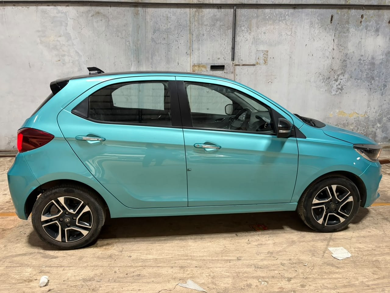 
								🚗 TATA TIAGO XZ+ 1.2 REVOTRON PETROL full									
