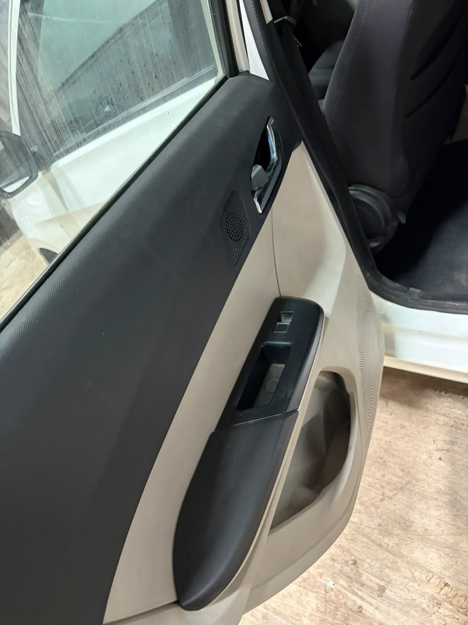 
								🚗 TATA TIAGO XZ+ 1.2 REVOTRON PETROL full									