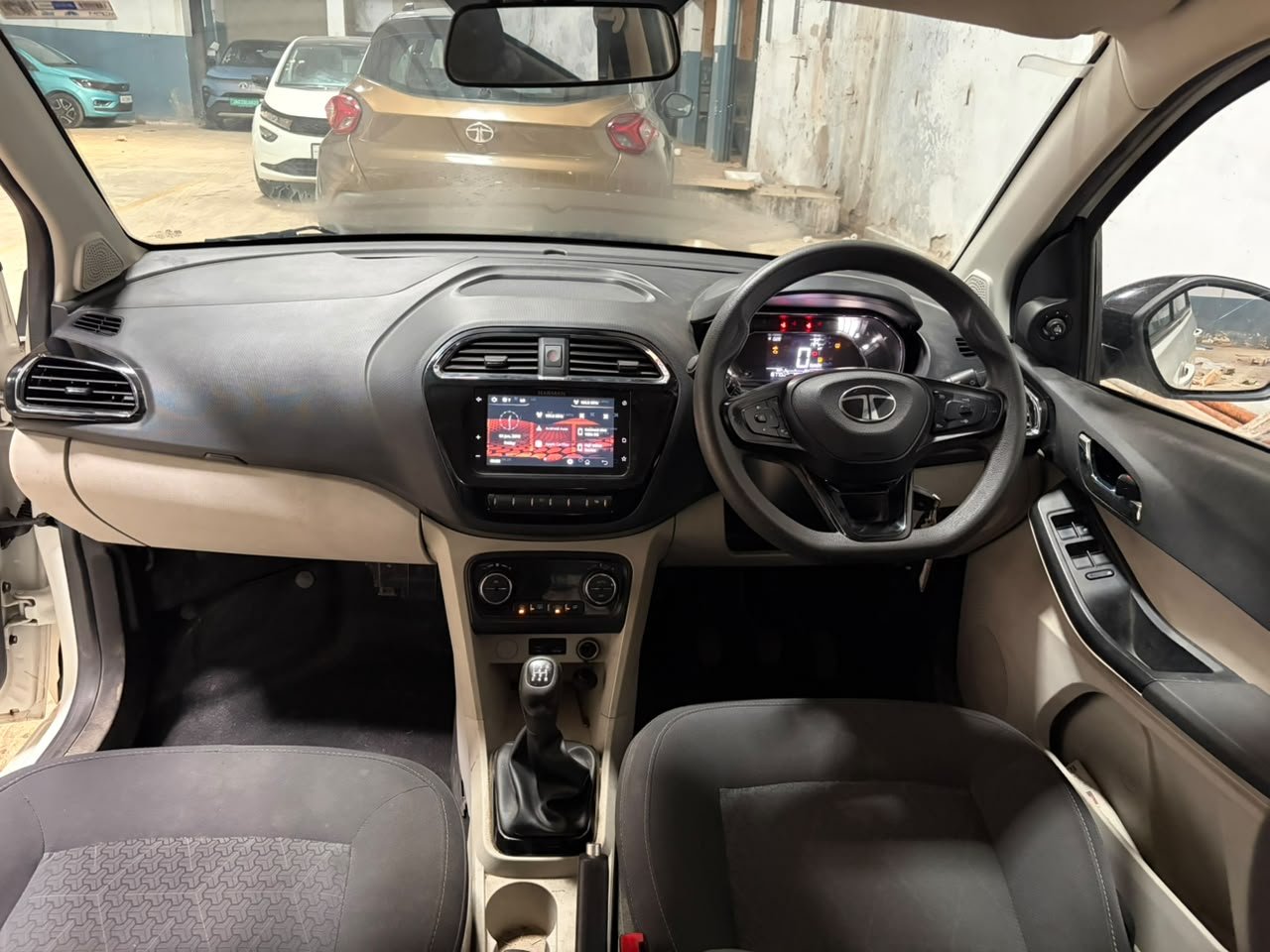 
								🚗 TATA TIAGO XZ+ 1.2 REVOTRON PETROL full									