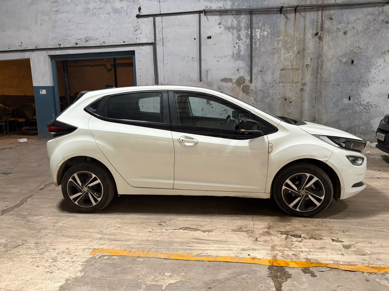 
								TATA ALTROZ XZ+ S 1.2P BS6 🚗✨ full									