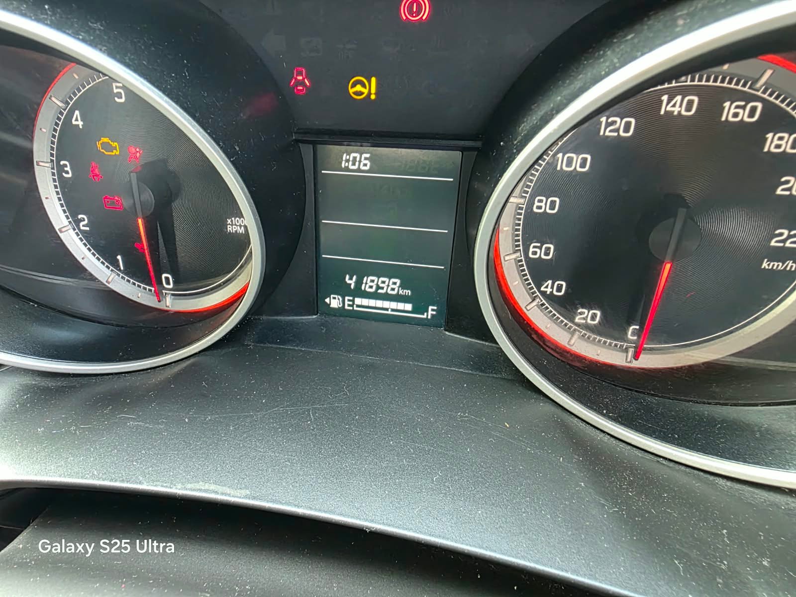 
								Maruti Suzuki Swift VXi full									