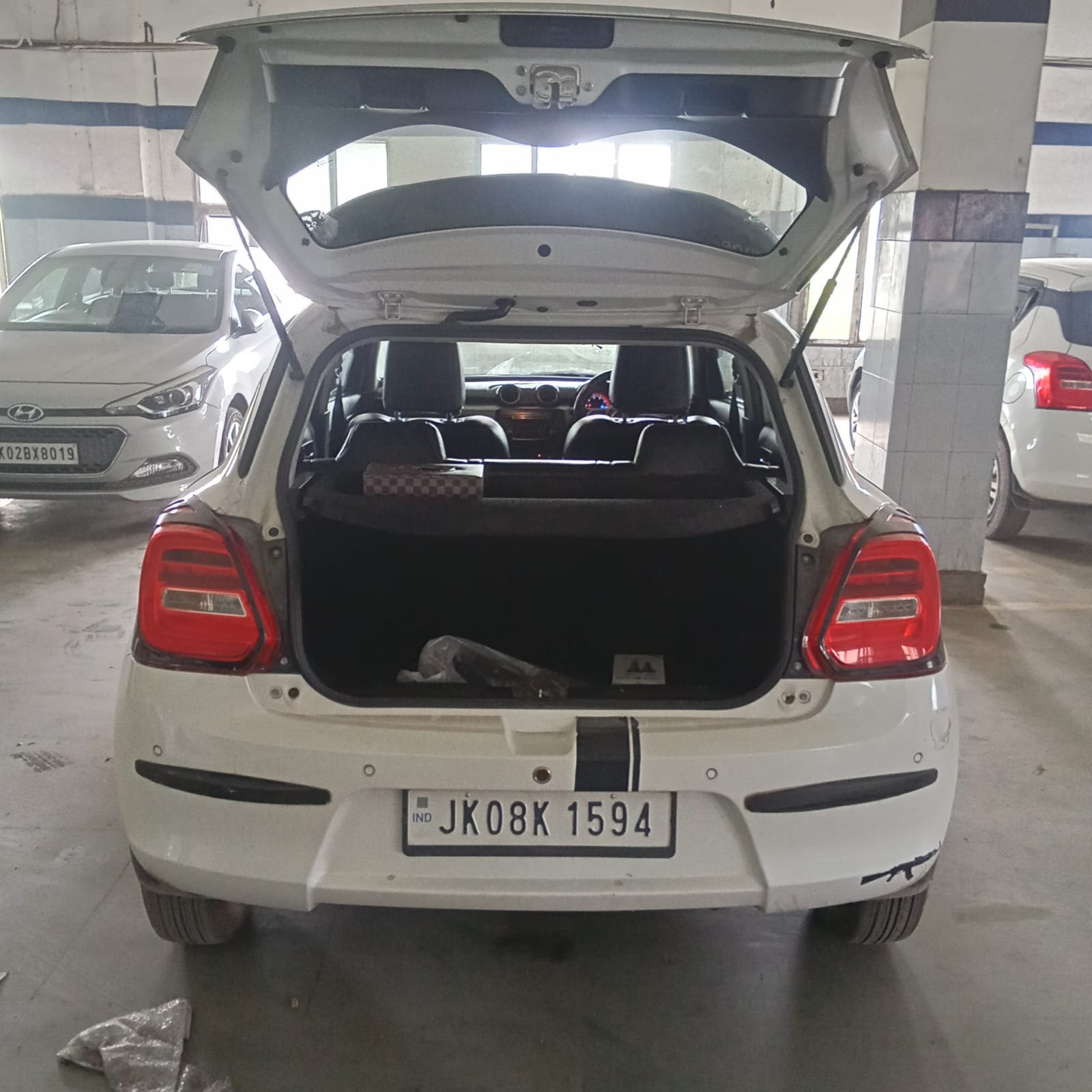 
								Maruti Suzuki Swift VXi full									
