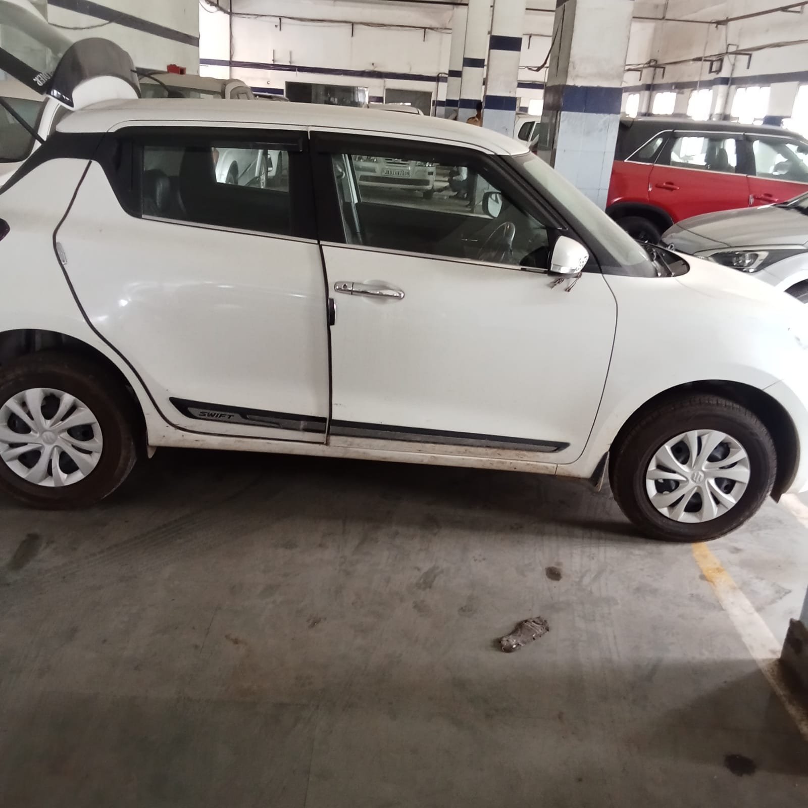
								Maruti Suzuki Swift VXi full									