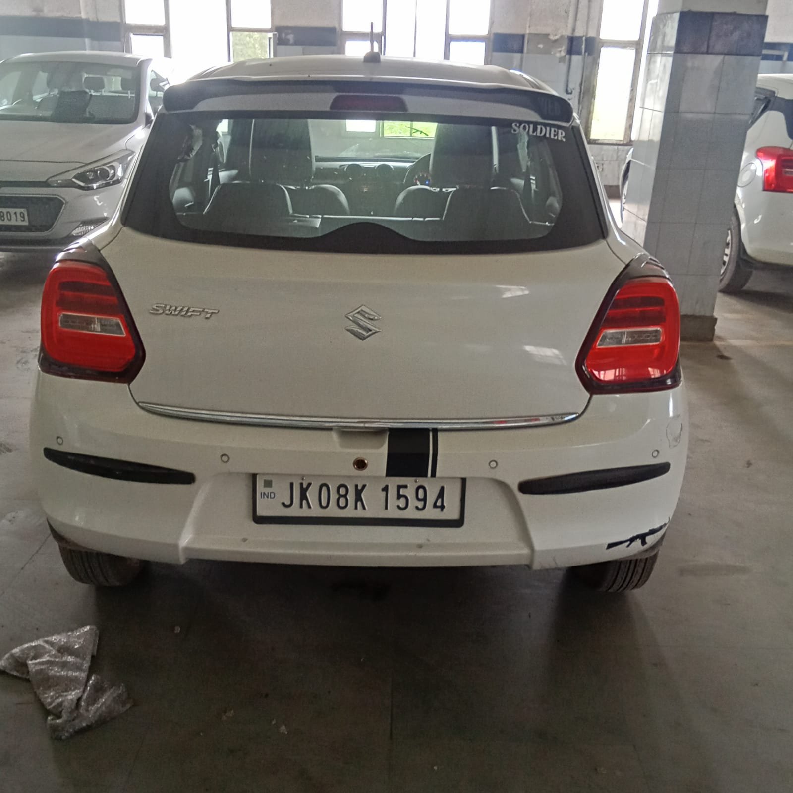 
								Maruti Suzuki Swift VXi full									