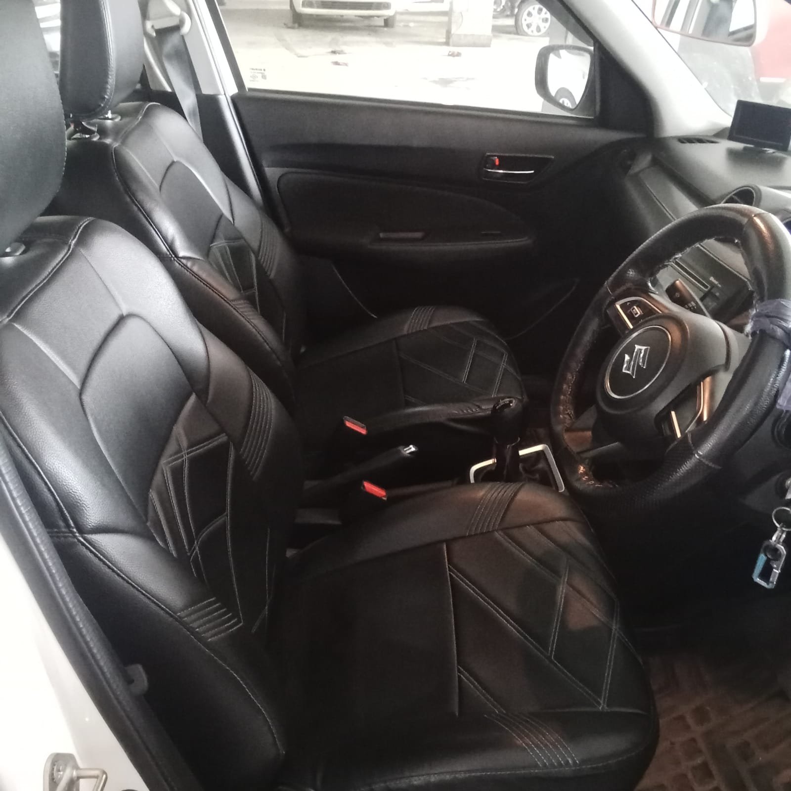 
								Maruti Suzuki Swift VXi full									