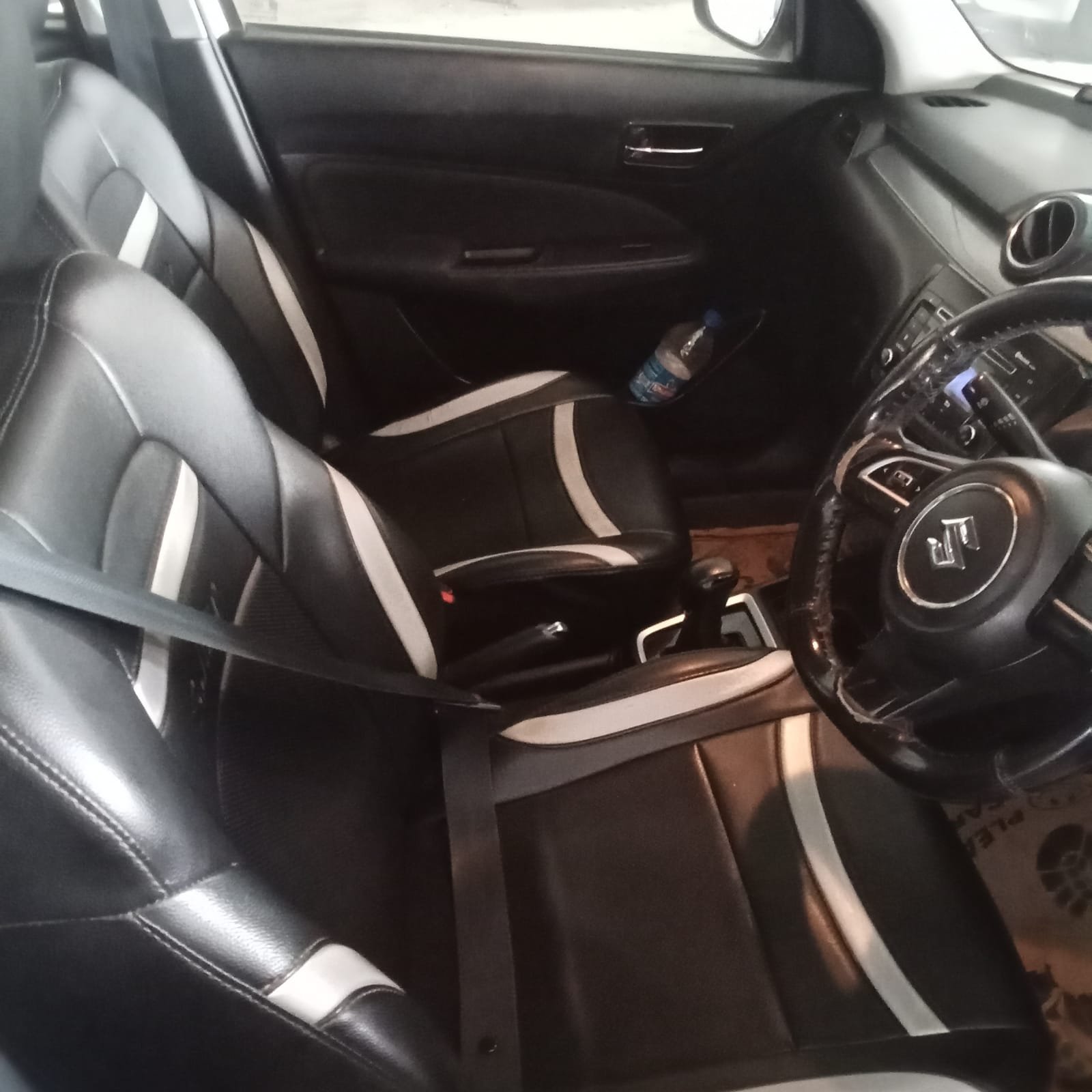 
								Maruti Suzuki Swift VXi AMT full									