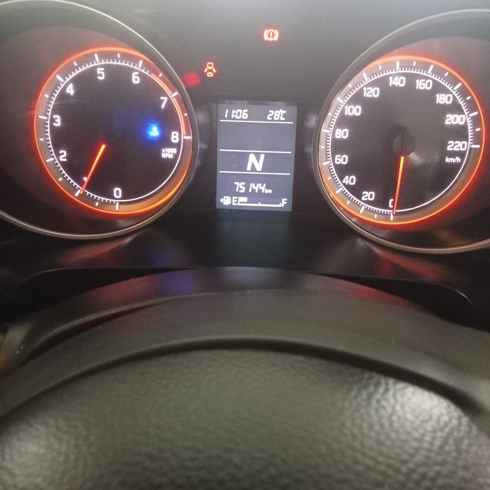 
								Maruti Suzuki Swift VXi AMT full									