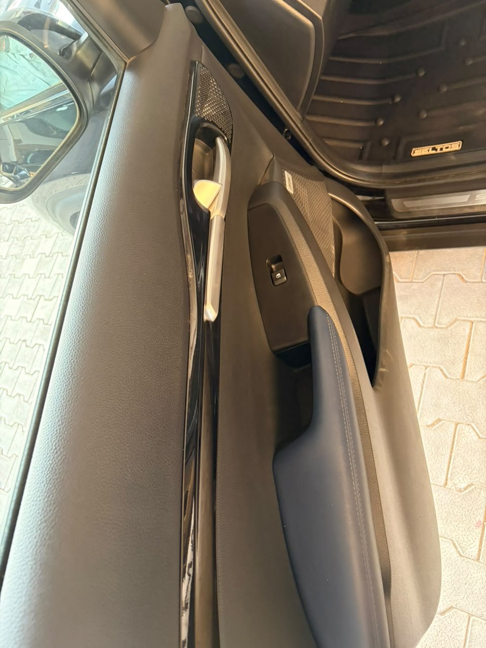 
								KIA SELTOS G1.5 6MT GRAVITY full									