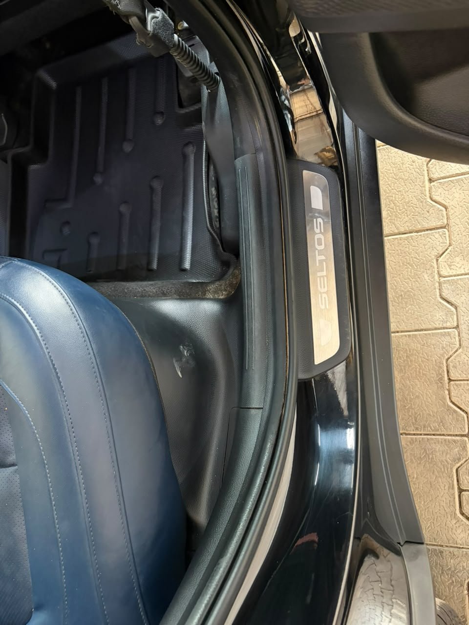 
								KIA SELTOS G1.5 6MT GRAVITY full									