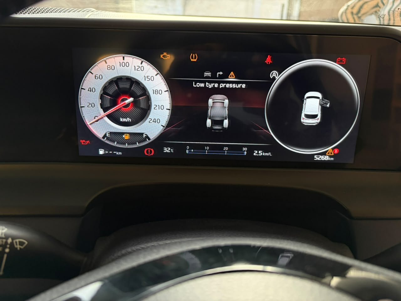 
								KIA SELTOS G1.5 6MT GRAVITY full									