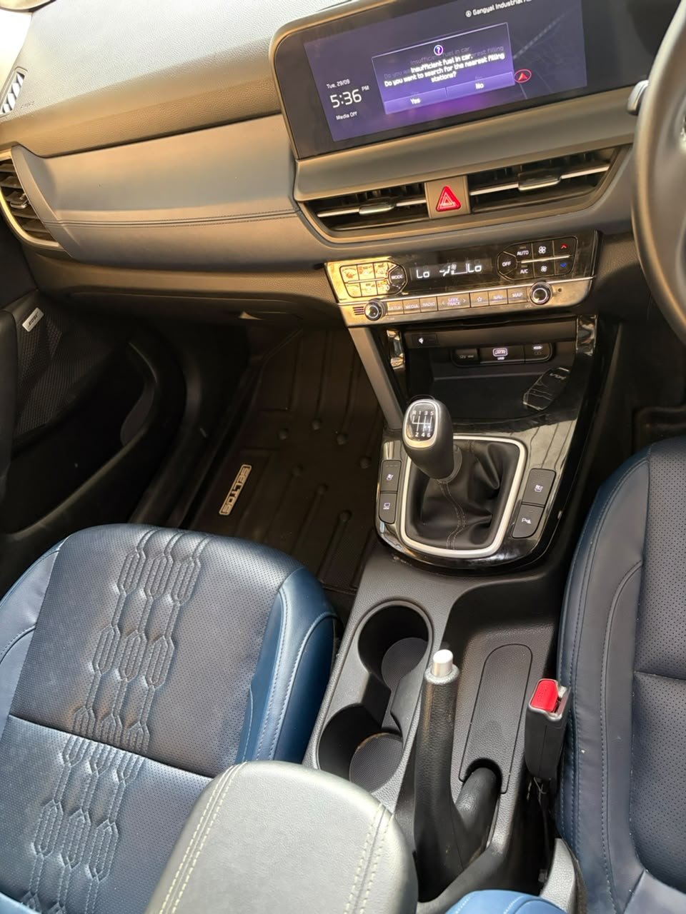 
								KIA SELTOS G1.5 6MT GRAVITY full									