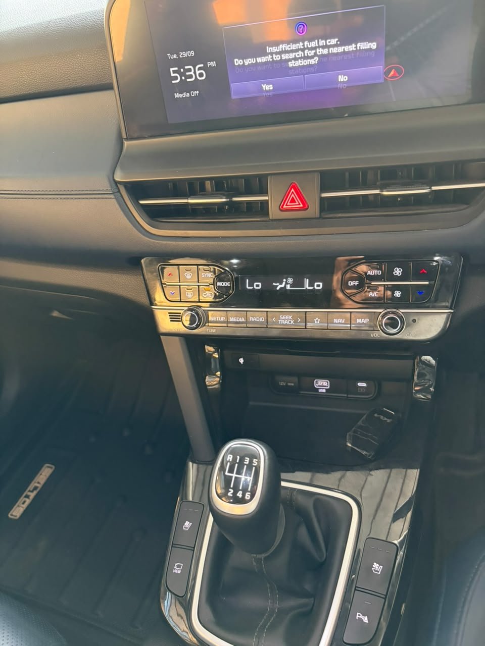 
								KIA SELTOS G1.5 6MT GRAVITY full									
