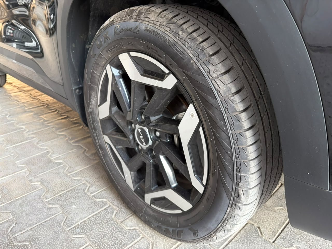 
								KIA SELTOS G1.5 6MT GRAVITY full									