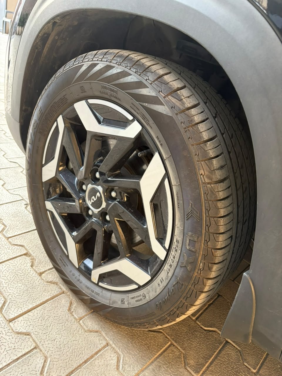 
								KIA SELTOS G1.5 6MT GRAVITY full									