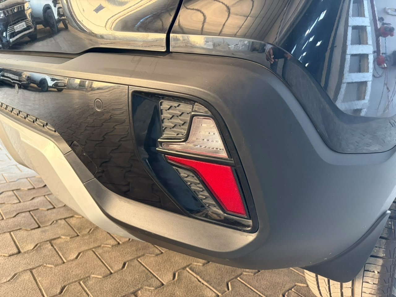 
								KIA SELTOS G1.5 6MT GRAVITY full									