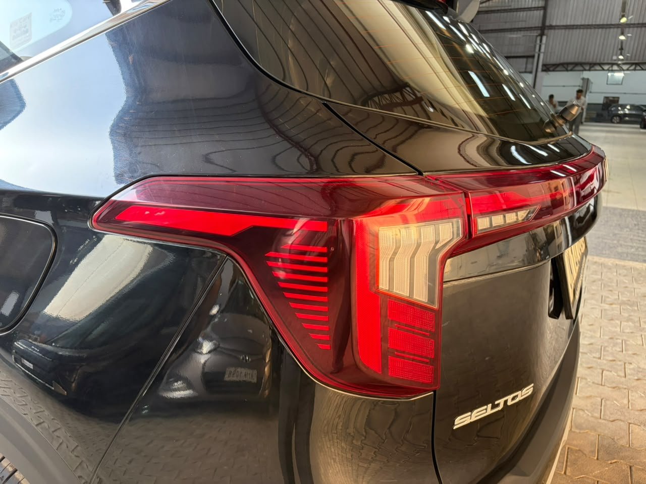 
								KIA SELTOS G1.5 6MT GRAVITY full									